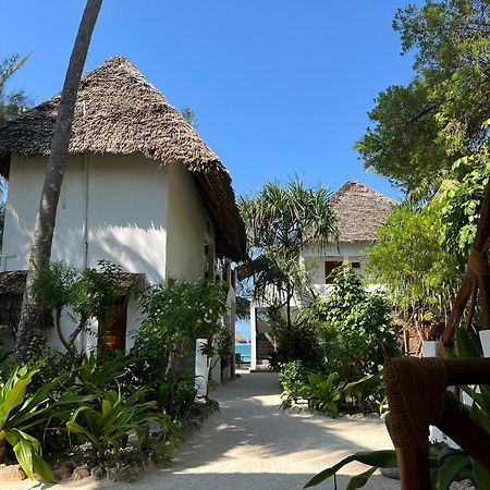 Helwas Zanzibar Beach Hotel Bwejuu Exteriör bild