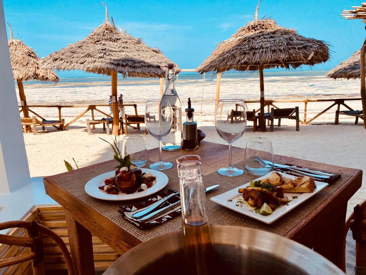 Helwas Zanzibar Beach Hotel Bwejuu Exteriör bild