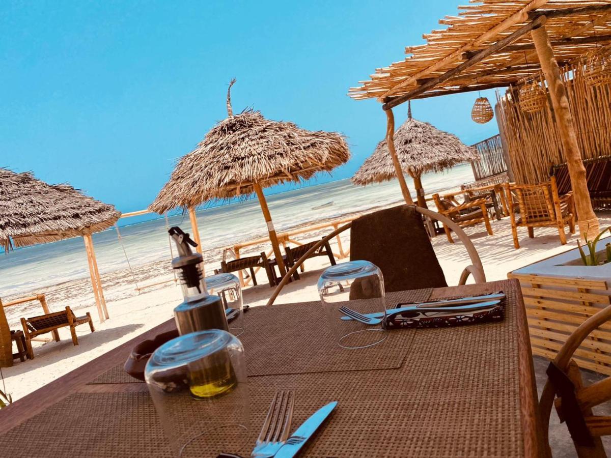 Helwas Zanzibar Beach Hotel Bwejuu Exteriör bild