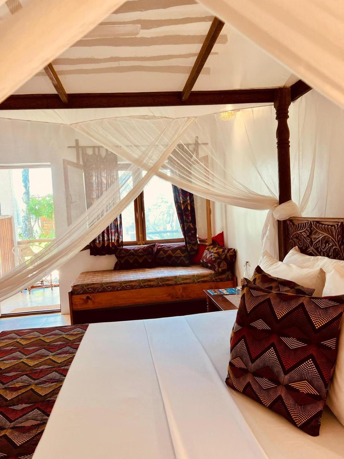 Helwas Zanzibar Beach Hotel Bwejuu Exteriör bild