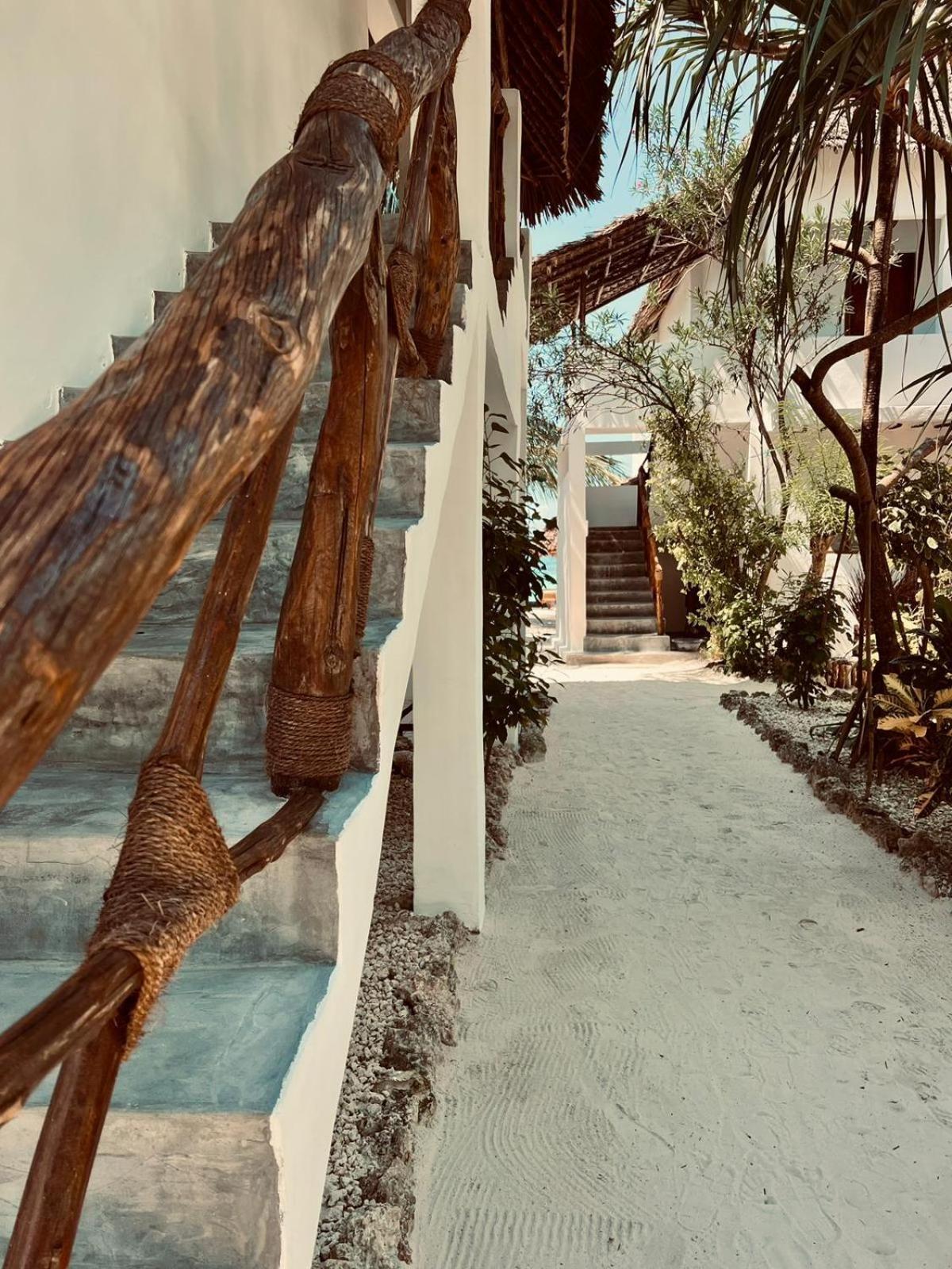 Helwas Zanzibar Beach Hotel Bwejuu Exteriör bild