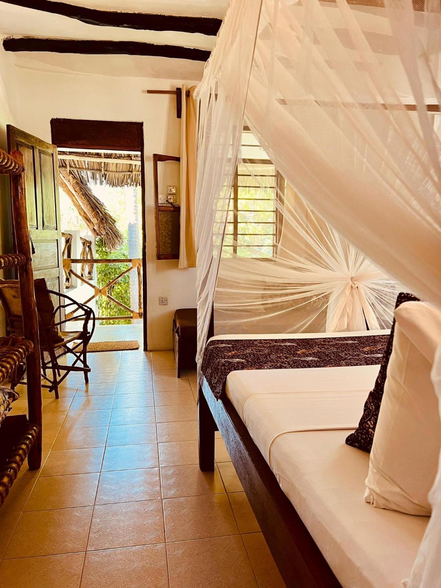Helwas Zanzibar Beach Hotel Bwejuu Exteriör bild