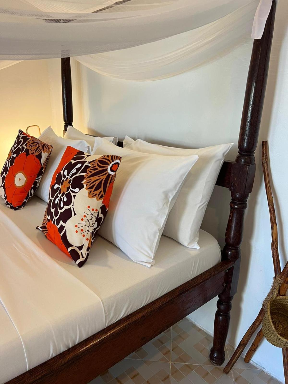 Helwas Zanzibar Beach Hotel Bwejuu Exteriör bild