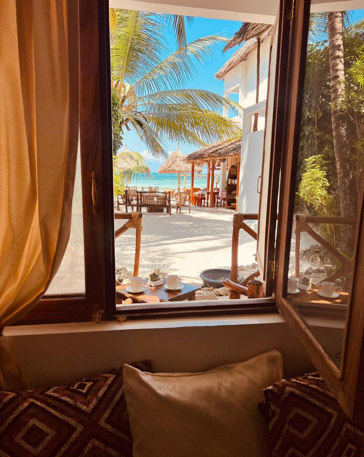 Helwas Zanzibar Beach Hotel Bwejuu Exteriör bild